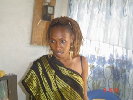 ELLE C MA COUZINE MAME PENDA